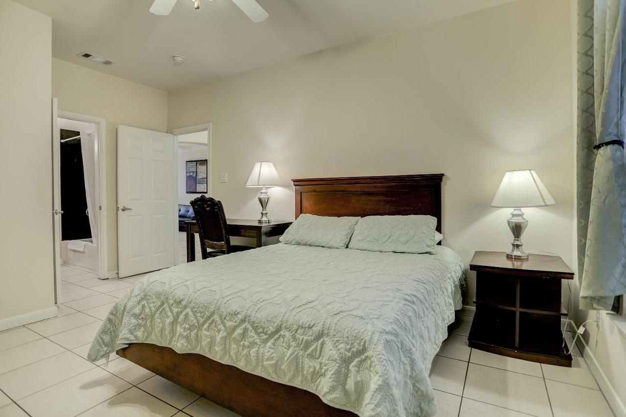 Villa Laverne 3 Bedroom Suite Furnished Condos Houston Exterior photo