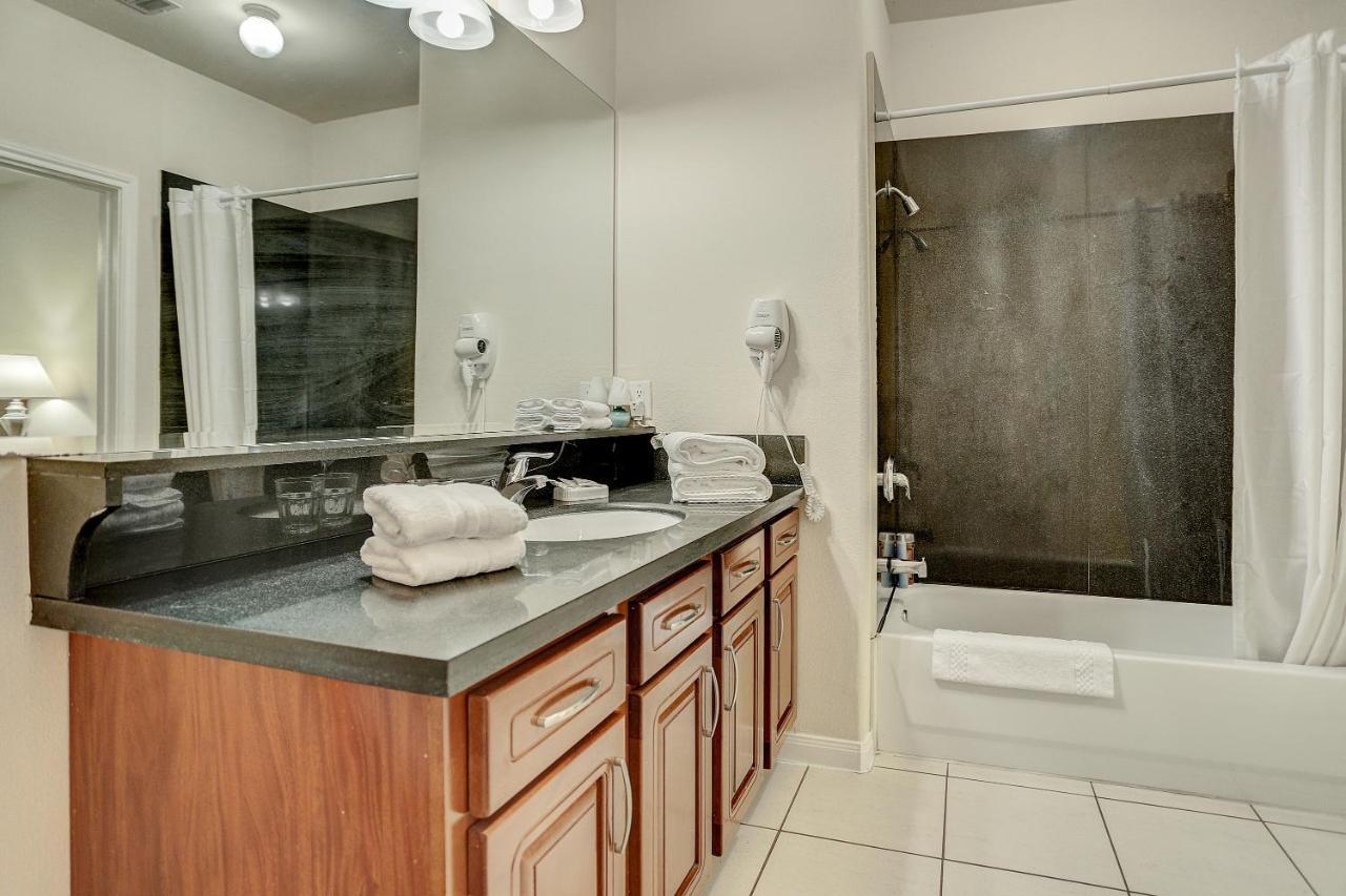 Villa Laverne 3 Bedroom Suite Furnished Condos Houston Exterior photo